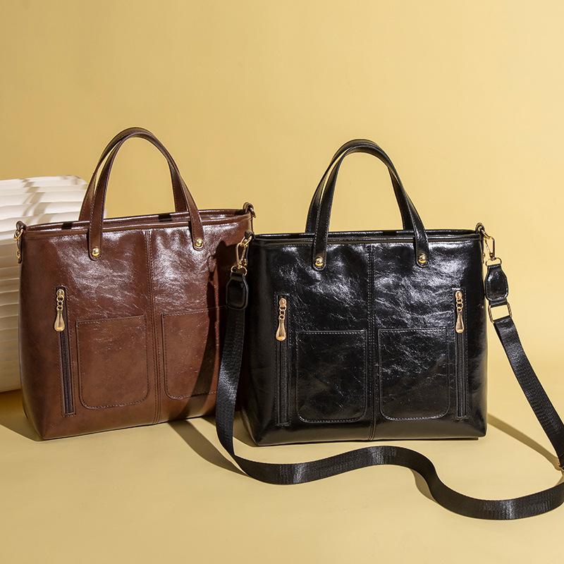 Women's 2025 Fashion Retro Shoulder Bag - Large Capacity Tote and Simple Crossbody