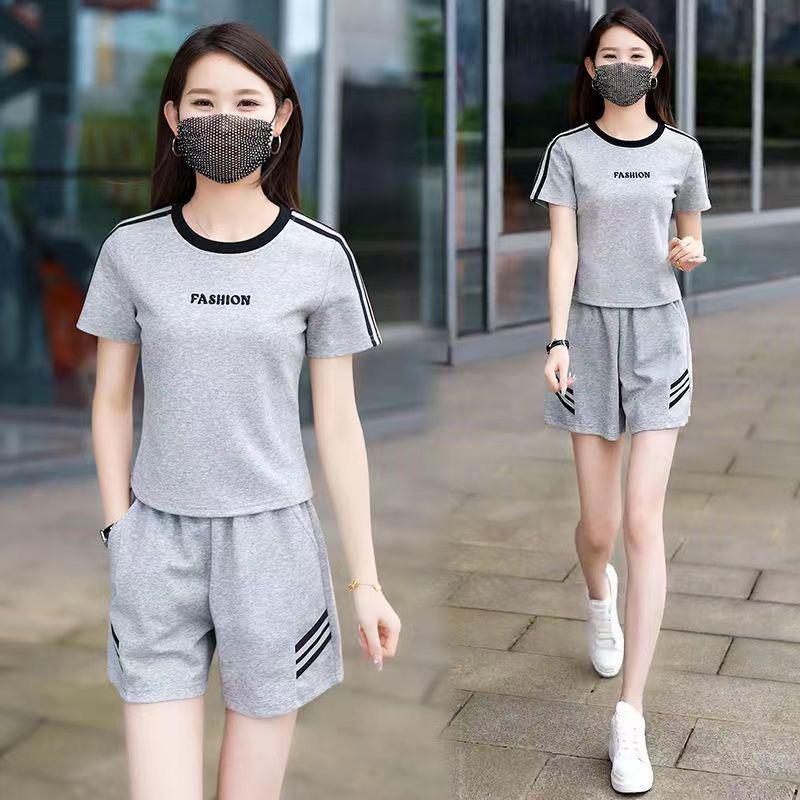 

2025 Summer Fashion: Loose Slimming Short-Sleeve Sportswear Two-Piece Set 4XL