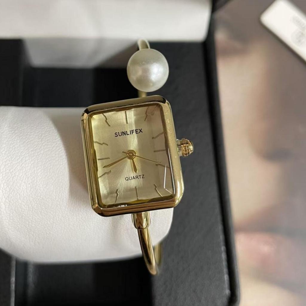 Golden Pearl Square Bracelet Watch - Women's Luxury Retro-Style Quartz Watch