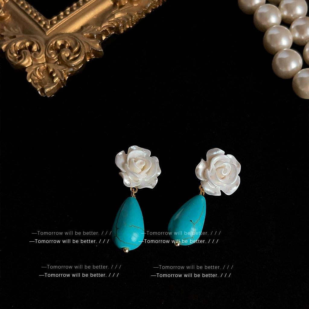 Mid-Century Vintage Stud Earrings: Trendy Literary Style in Light Luxury Fashion