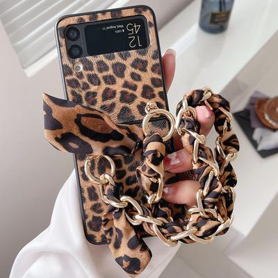 For Samsung Galaxy Z Flip 3 4 Case with Fashion Leopard Square Scarf Metal Chain Phone Case for Samsung Z Flip 3 5G Luxury Cover