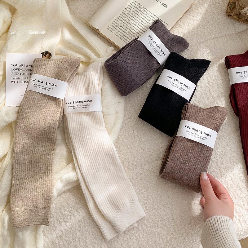 

Women s Autumn and Winter Cashmere Calf Socks Solid Color Thickened, Warm and Slimming, Retro Coffee-colored Knee-length Calf Socks 1 pair верблюд