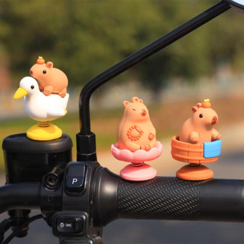 Capybara Decor - Creative Spring Shaking Head Dashboard and Desktop Figurine, Car Interior Ornament