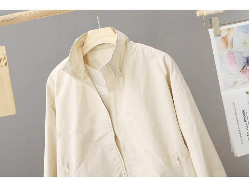 Women's High Collar Spring & Autumn Windbreaker: Lightweight, Solid Color, Short Cardigan - Fashionable Belly-Covering Jacket for 2025.