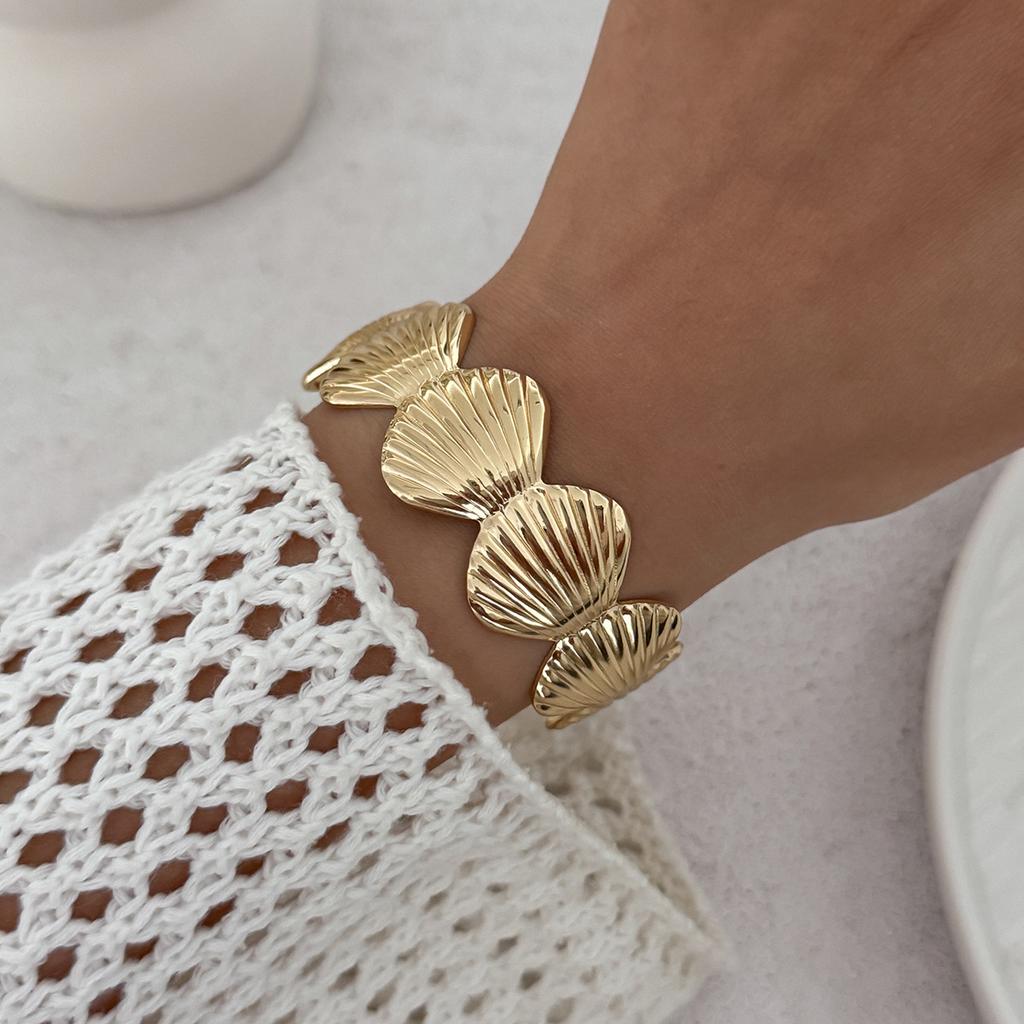 Metallic Flower Bracelet Ocean Vacation Fan Shell Open Bracelet