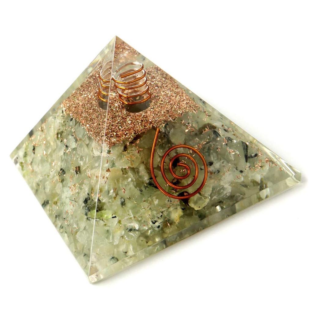 [GOLD STONE] Orgonite Pyramid with Prehnite and Single Quartz Crystals, Spiritual Item, Approximately 65-70mm Wide