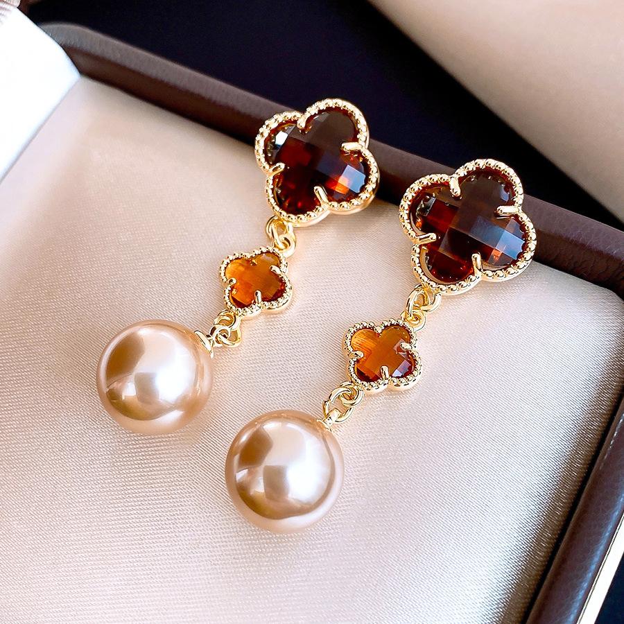 

18k electroplated coffee color diamond-set flower pearl earrings light luxury stud earrings temperament earrings women