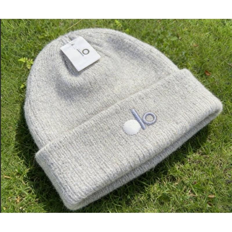 Versatile Knit Beanie Men Women - Warm Winter Hat With Embroidery Casual Fashion Accessory