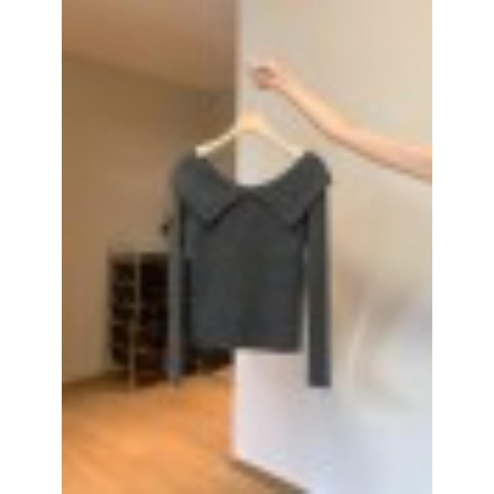 

Нежный стиль Пуловер на одно плечо в полоску для женщин Ранняя осень Новый стиль, Приталенный и формирующий фигуру, В сочетании с базовым топом one size темно-серого