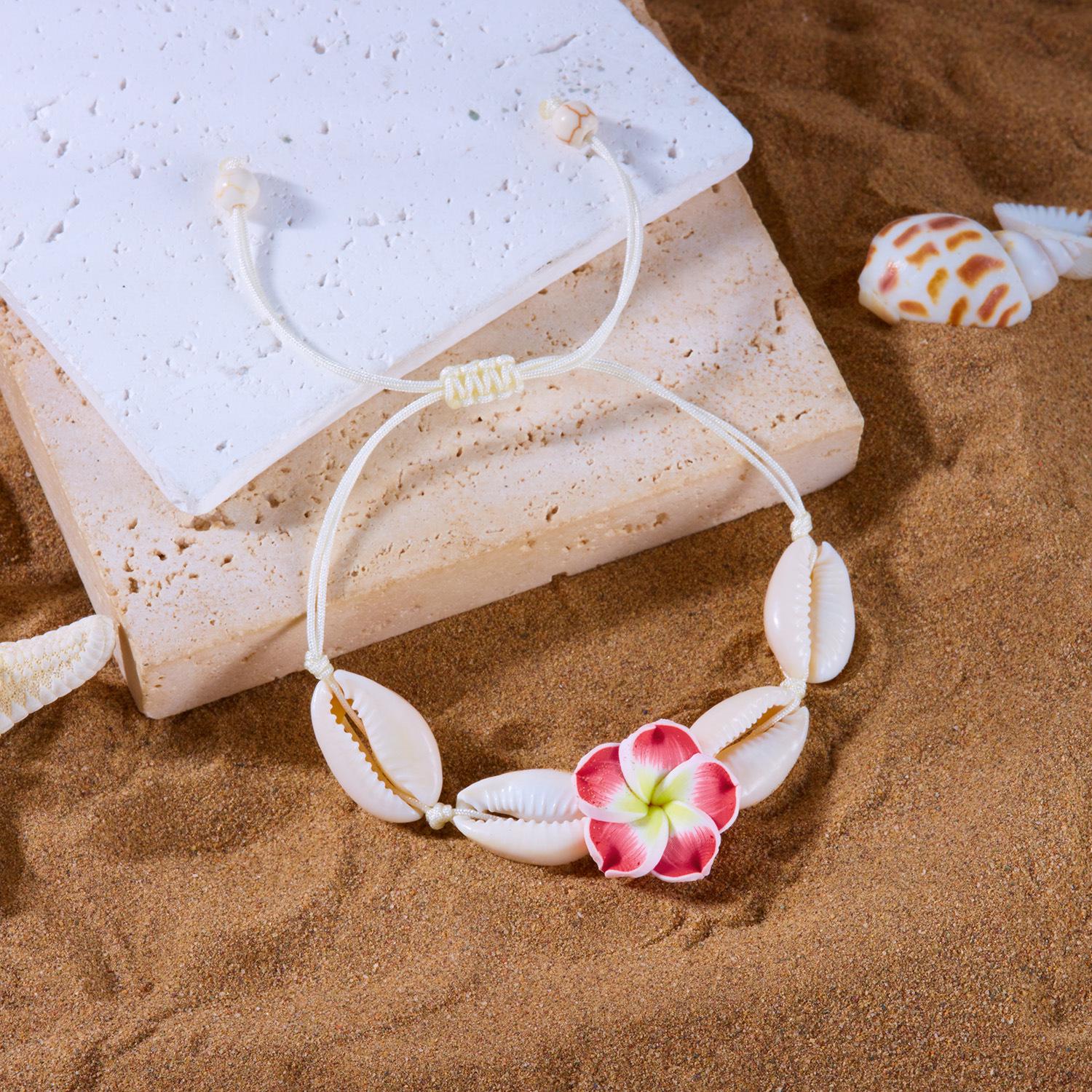 

Плетеный браслет из ракушек и цветов ручной работы из мягкой глины – модный и универсальный