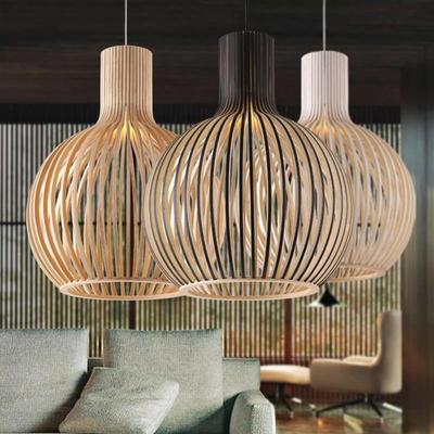 Moderne Holz-Pendelleuchte für Wohnzimmer-Dekoration, schwarze Hängelampe, Aufhängung, Holz-Kronleuchter, Beleuchtungskörper