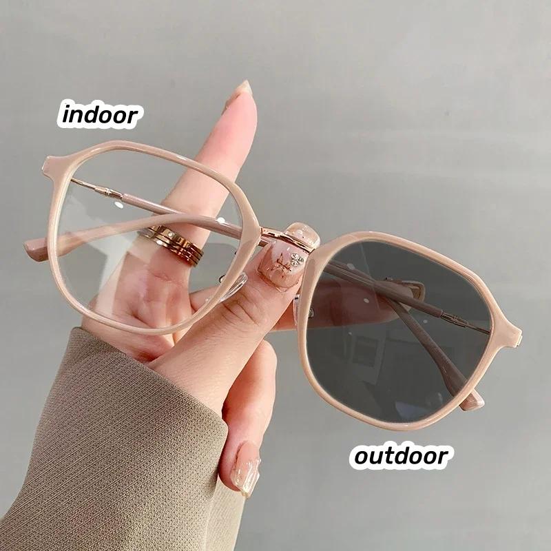 Luxuriöse photochrome Myopie-Brille für Damen, modische Anti-Blaulicht-Minus-Brille, Farbwechsel-Sonnenbrille für den Außenbereich