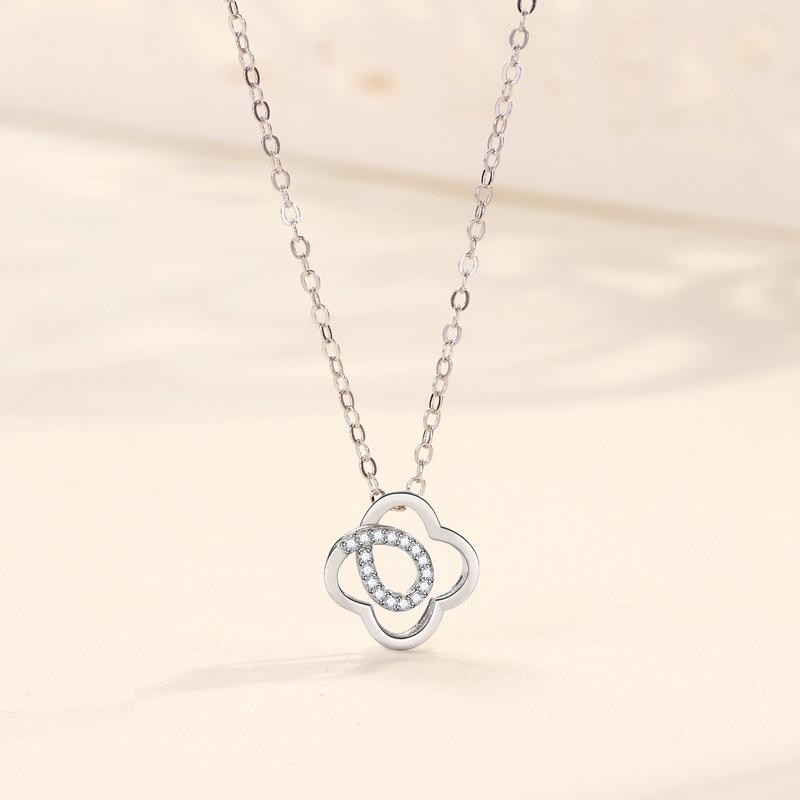 

Ожерелье с четырьмя листами клевера, женская корейская версия, простая подвеска, нишевый дизайн, чувство моды, цепочка на шею, цепочка на ключицу, женская, ins style