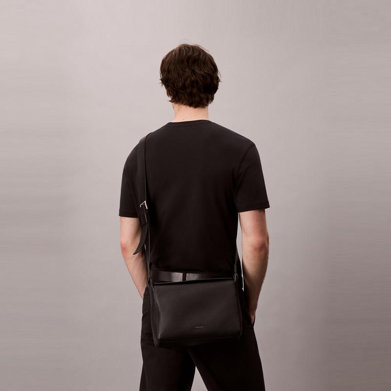 New CALVIN KLEIN Synthetic Material Crossbody Bag, Shoulder Bag Men's Space Black 4D3034G-UB1