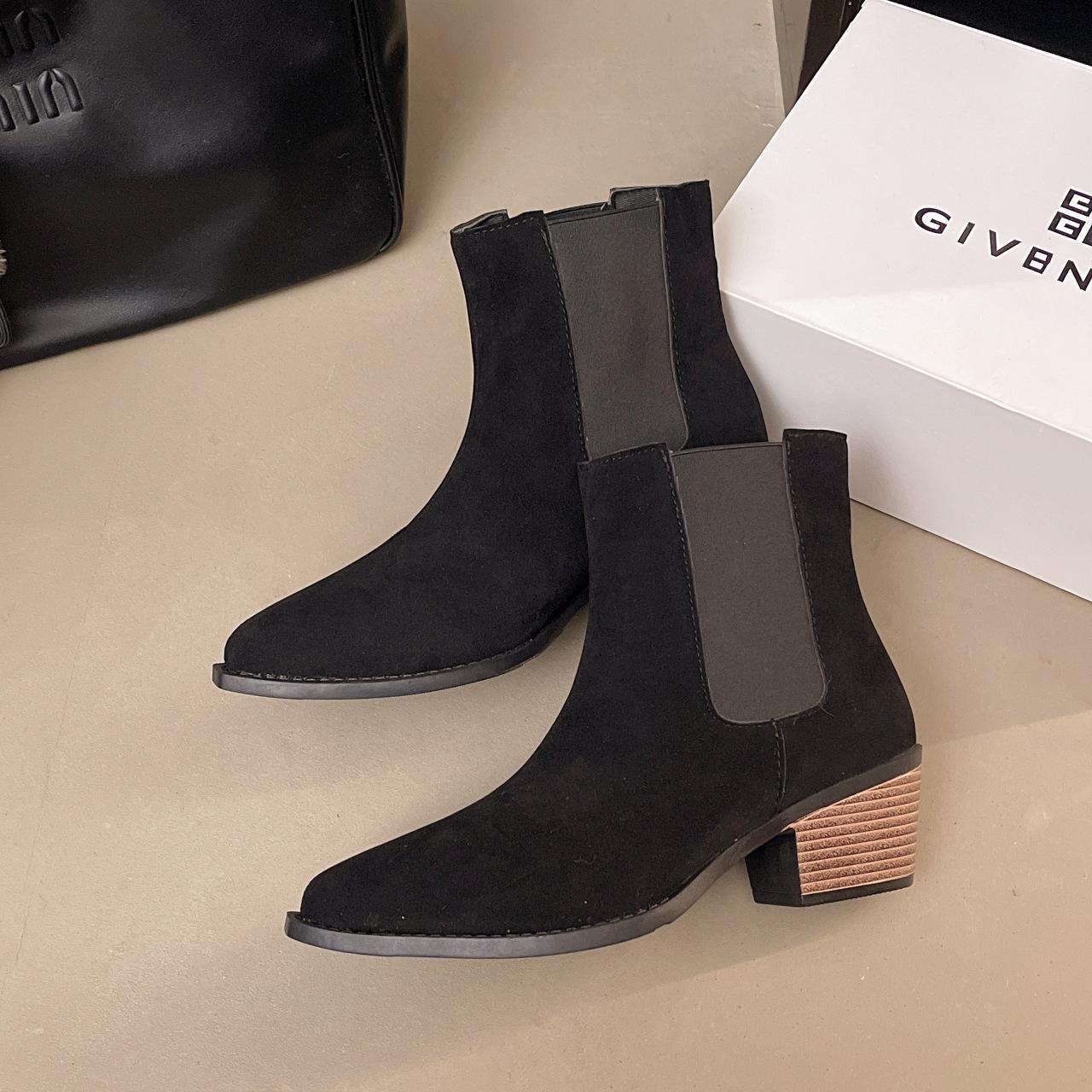 

Slim leopard women s fashion not tired feet thick bottom heightening soft elastic comfort shock absorption non-slip casual sports boots 35 чорний