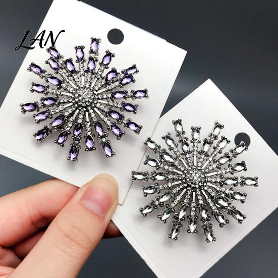 Rhinestone Jewelry Radial Flower Brooch Pin, Decorative Zinc Alloy Lapel Sweater Elegant Cardigan Coat Suits Clothing Accessories, Gift for
