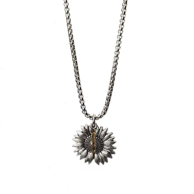 

Street hipster hiphop sunflower necklace men s and women s sweater chain long accessories Korean version of personalized hip hop pendant women