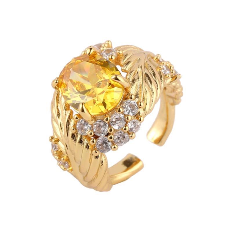 Elegant Geometric Design Feather Ring With Luxurious Yellow Diamonds For Women
