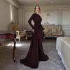 Elegantes Rüschen-Abendkleid mit langem Ärmel und Schlitz, Sommer 2025