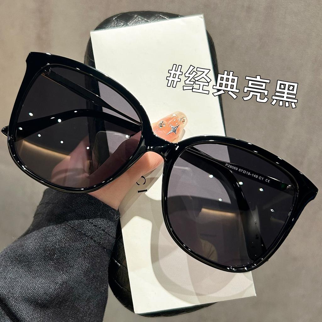 New transparent gray sunglasses for women's advanced sense of polarized light and UV protection, special sunglasses for driving, sunscreen