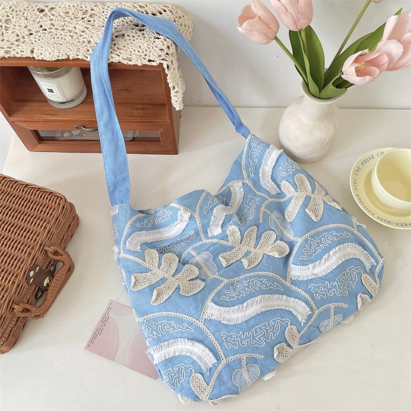 1 three-dimensional lace flower small fresh holiday style shoulder messenger bag new summer versatile canvas bag