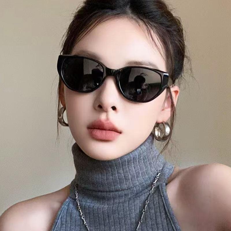 TR High-definition Polarized Cat-eye Sunglasses for Men and Women, Make the Face Appear Smaller, with a High-end Feel, UV Protection, Black Frame