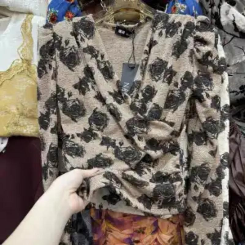 

Футболка с V-образным вырезом, рукавами-буфами и длинным рукавом, осенняя новинка, приталенная, плиссированная S хаки