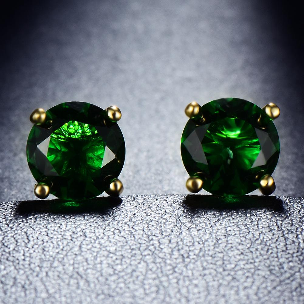 Białe Okrągłe Kolczyki Sztyfty z Diamentami z Czterema Ząbkami dla Kobiet - 8MM Cyrkonia, Modna i Wszechstronna Biżuteria.