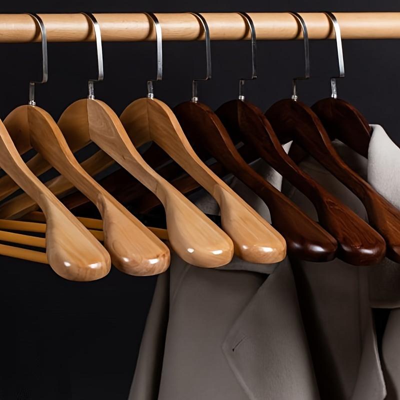 Set da 5 grucce in legno vintage per uso domestico, progettate per abiti e cappotti con spalle larghe, ideali per capi in cashmere
