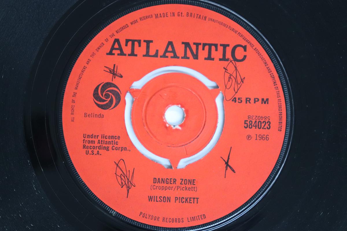 

7-дюймовая пластинка WILSON PICKETT - 99 (Не пойдёт) / Зона опасности 584023 Atlantic 1966 UK Соул/Фанк Б/У