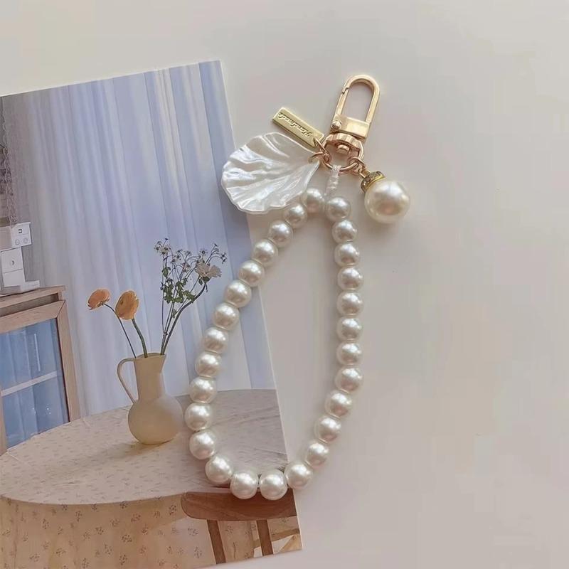 Cute Pearl Keychain for Women Girls Shiny Pearl Bead Shell Phone Bag Backpack Charm Accessory Car Key Key Chain Pendant