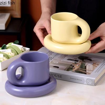 Einfarbiges, einfaches Keramikbecher-Set mit kreativem Griff, Kaffeebecher, Frühstücksbecher, Milchbecher, Getränkebecher, schöne Paarbecher