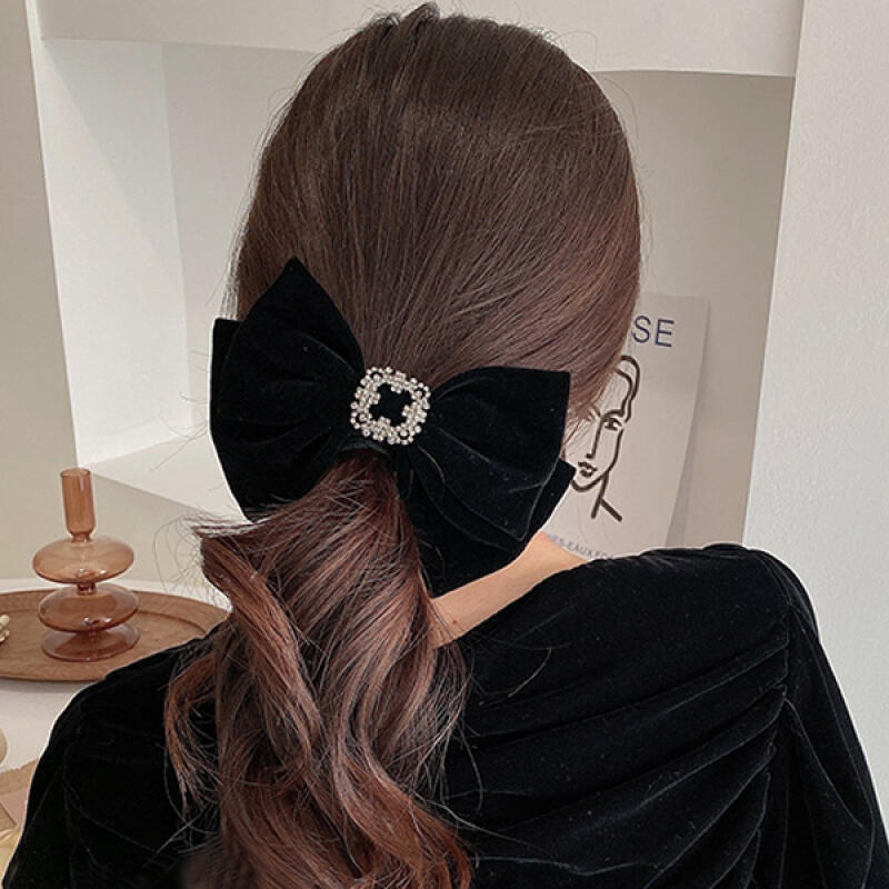 Kiar Square Bead Ribbon Hair Clip black