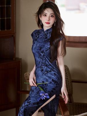 Bei Zhi Yun Blue Retro Crescent Sleeve Cheongsam, Frühling/Sommer 2025 - Elegantes Kleid im chinesischen Stil für Damen