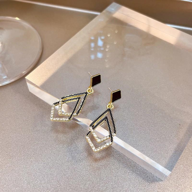 Silver needle rhombus earrings light luxury earrings full of diamonds geometric blocks high-end sense simple temperament earrings niche