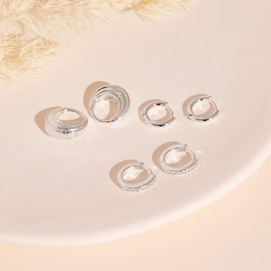 Runde Ohrclips aus Kupfer: Exquisites dreiteiliges Set mit hochwertigem, vielseitigem Design für einen anspruchsvollen Look.