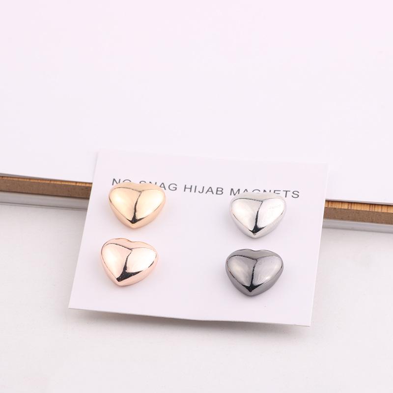 

Hui Hijab Scarf Heart-Shaped Magnetic Collar Clip