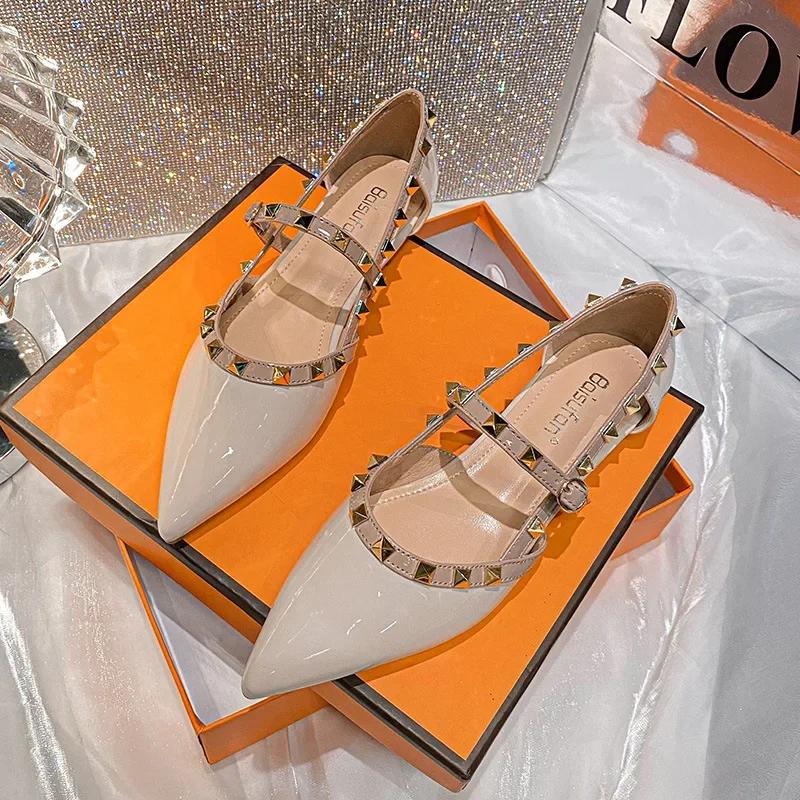 Fashion Women Shoes Rivet Sandals Girl Beautiful Hollow Out Pumps Casual Flat Casual Shoes