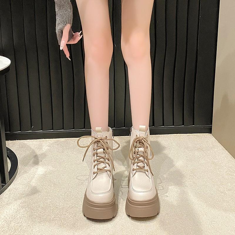 Fashion Small and Taller Women 2025 New Explosive Platform Autumn and Winter Retro Lace-up Booties High-top British Style