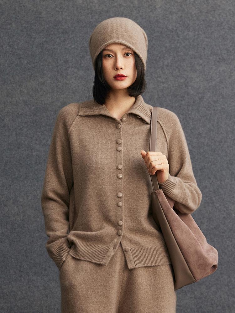 Women's Thick Cashmere Sweater with Large Lapel and Buttons - Autumn/Winter 2026 Versatile Base Layer Knit Outerwear