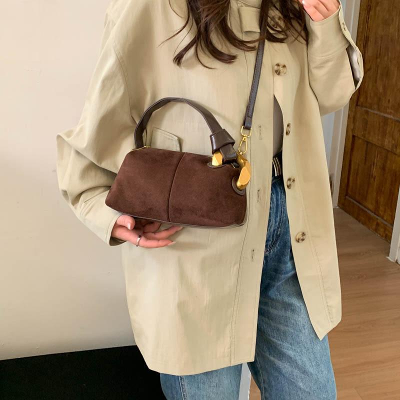 2025 new autumn and winter Boston pillow bag niche design versatile portable casual retro shoulder oblique span bag