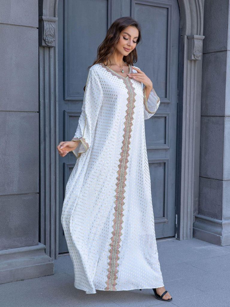 ZD004 Dubai Women's Slim Fit Long Robe: Middle East, Europe & America Style with Lace & Hot Stamping