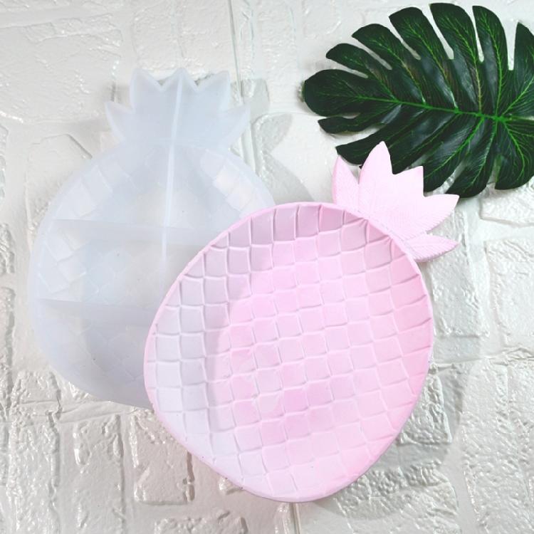 Cute Pineapple Molded Jewelry Stand Safe Non Toxic Material Multifunction Jewelry Dish Suitable For Daily Use