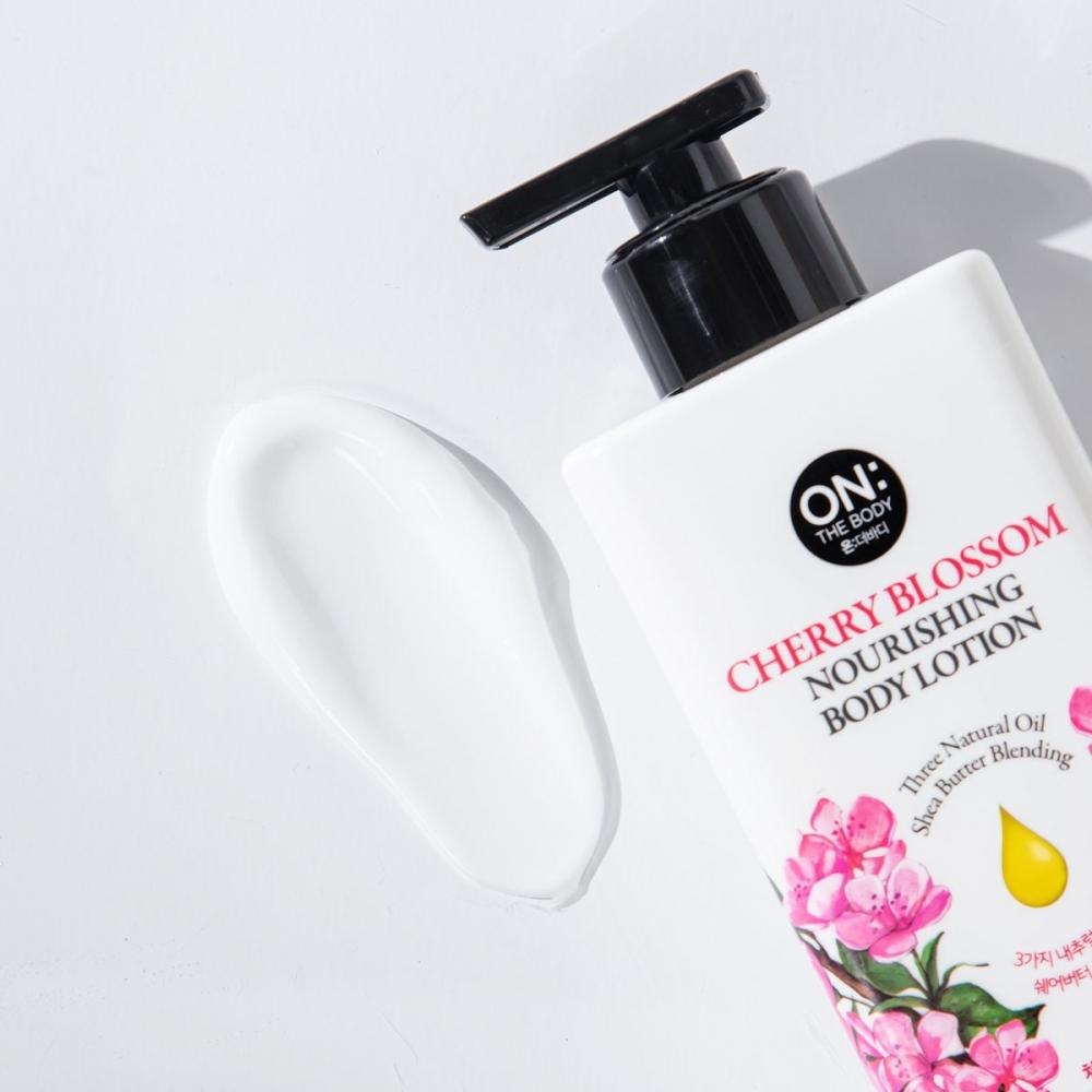 ON THE BODY Lotion pour le corps Fleur de Cerisier 400ml