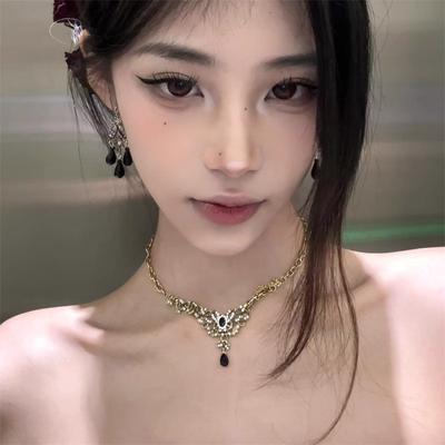 Vintage Court Style Black Crystal Fringed Necklace Women'S Light Luxury High-End Zircon Neck Chain Niche Collarbone Chain Accessories