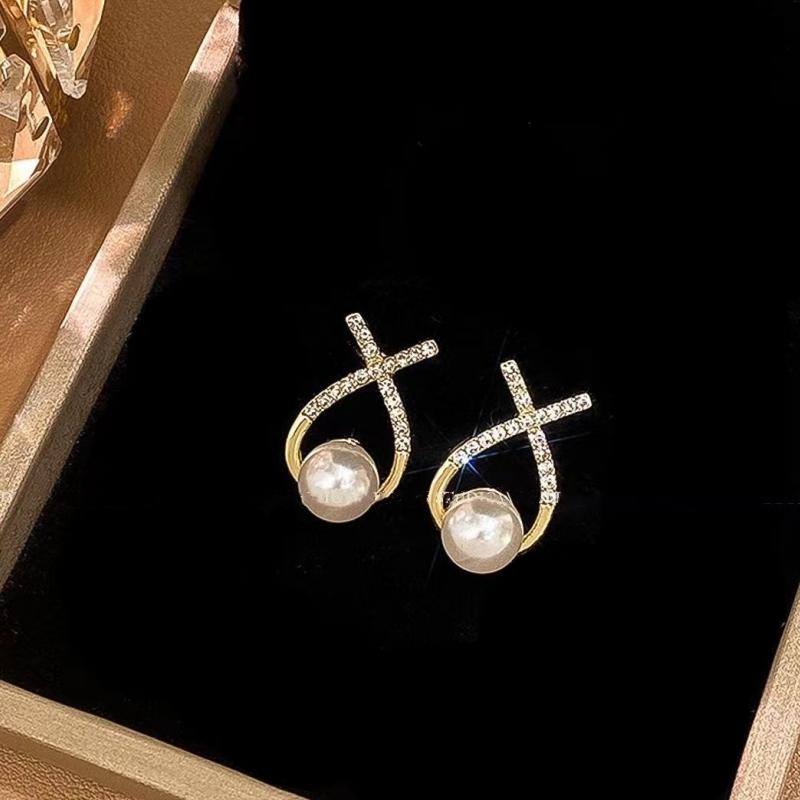 French Baroque Pearl Earrings  for Women New  Selling Stud Earrings Style Versatile Earaccessory