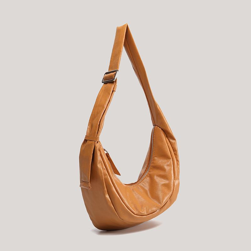 Lazy Wind Simple Solid Color Soft Leather Large Capacity Dumpling Bag Premium Casual Versatile Single Shoulder Messenger Commuter Tote Bag