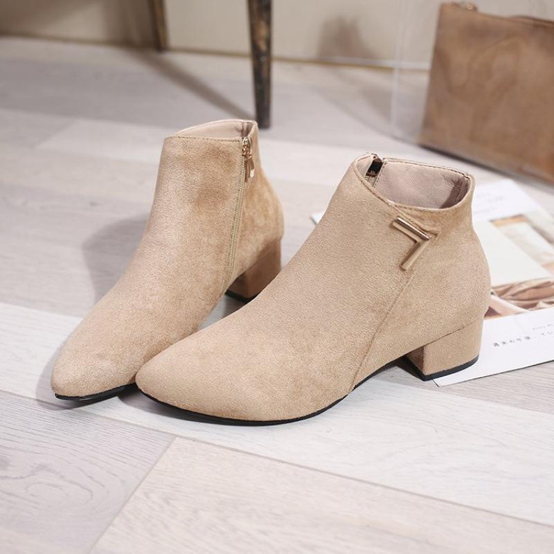 Autumn and winter new Martin boots medium thick heel short boots zipper matte surface short boots pointed single boots