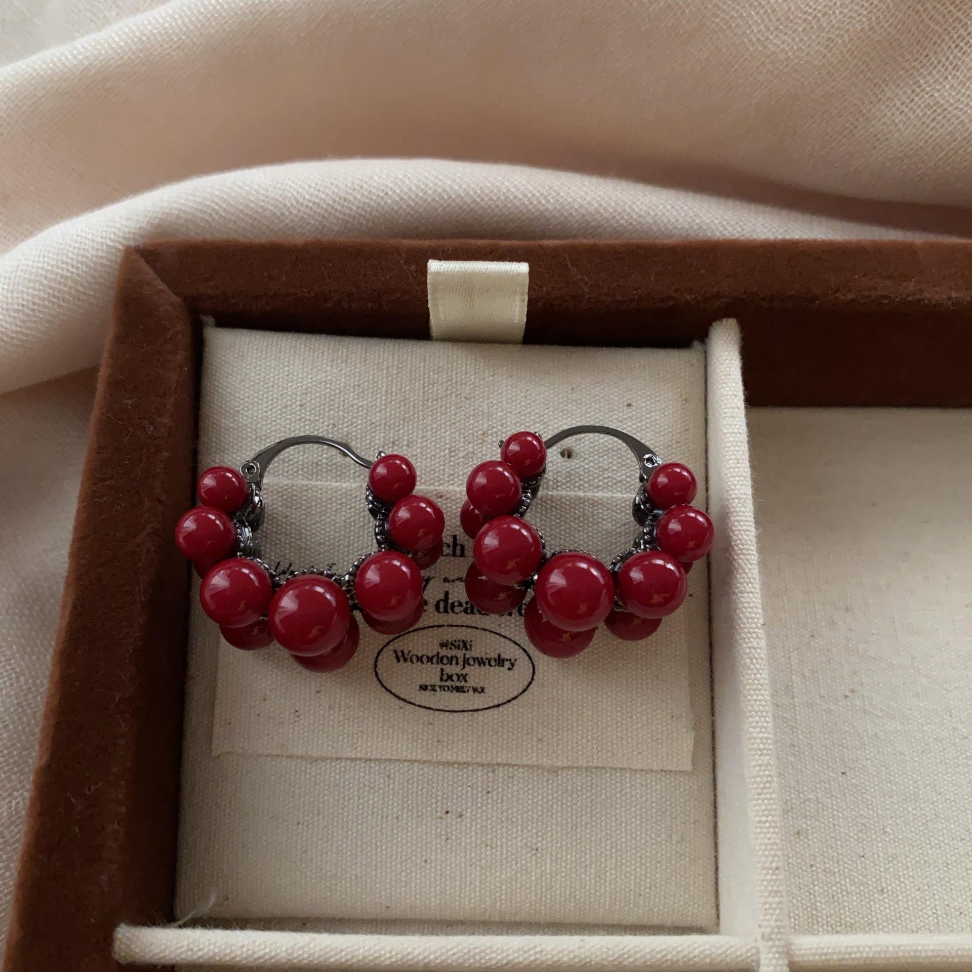 Retro Red Beaded Earrings, Ear Buckles, Retro Hong Kong Style Premium Earrings, Classic Celebrity Elegant Lady Temperament Versatile