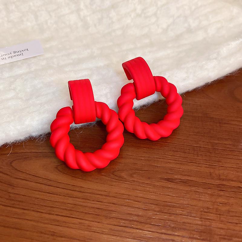 Retro Polka Dot Geometric Circle Earrings - Fashionable, High-End, European & American Style for Women
